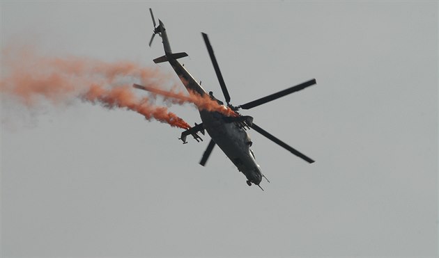 Letová ukázka bitevníku Mi-24 na Dnech NATO v Ostrav