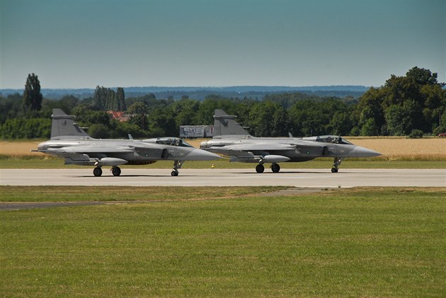 etí letci s gripeny odlétají chránit Island