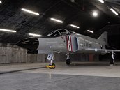 Drak letounu F-4 Phantom, kter Amerian symbolicky ponechali po svm odchodu...