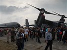 Konvertopln Osprey a tanker KC-135 v obleen nvtvnk Dn NATO v Ostrav