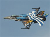 Letoun F-16 eckho Zeus tmu na Dnech NATO v Ostrav pedvedl dynamickou...