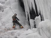 Zdolvn ledopdu na trase extrmnho armdnho zvodu Winter Survival v Jesenkch