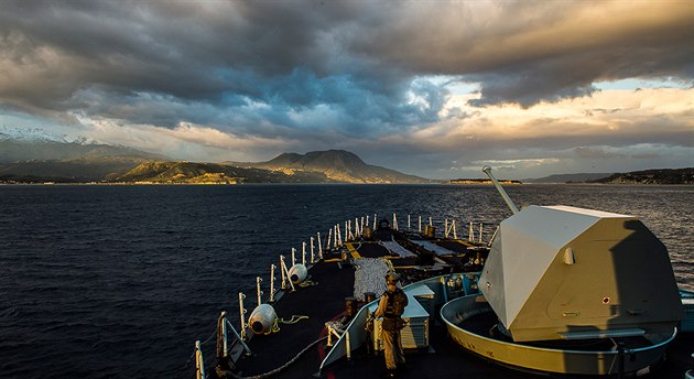 Kanadská fregata HMCS Fredericton u eckých beh