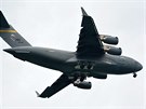 Singapore Air Show. C-17 Globemaster III ze zkladny na Havaji pedvedl...