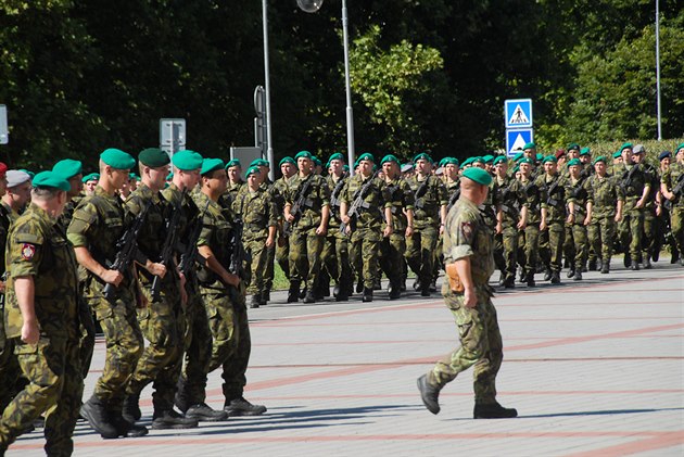 Píprava na slavnostní vojenskou písahu ve Vykov. Po estitýdenním výcviku...