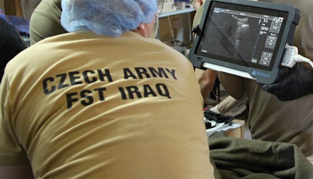 eský polní chirurgický tým u iráckého Mosulu