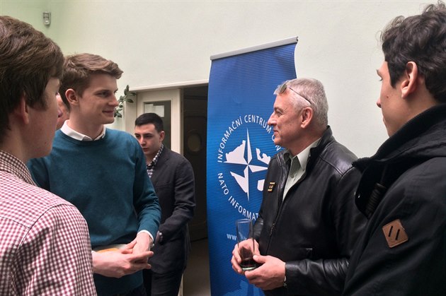 Neformální setkání student s odborníky organizované IC NATO (6. dubna 2017)