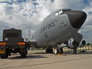 Americk tanker KC-135 na pardubickm letiti