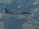 Americk bombardr B-1B Lancer po doplnn paliva za letu