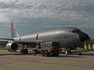 Americk tanker KC-135 na pardubickm letiti