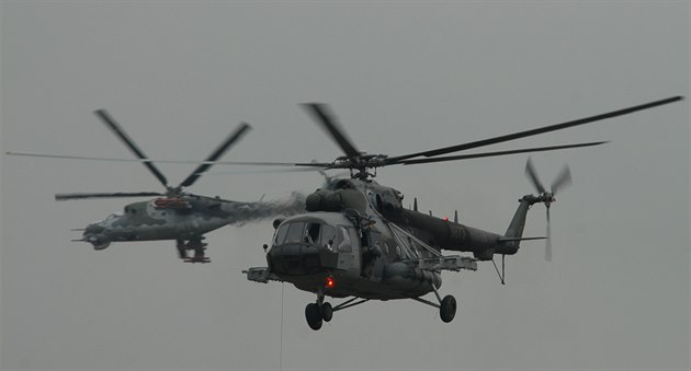 Vrtulníky Mi-171 a bitevní Mi-24/35