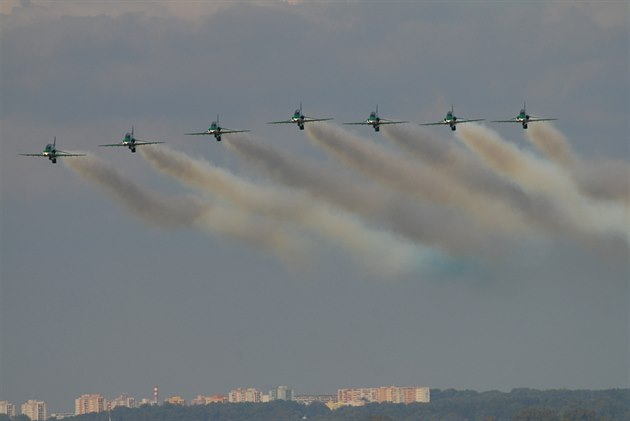 Mimoádný neplánovaný nácvik skupiny Saudi Hawks za zruená vystoupení na Dnech...