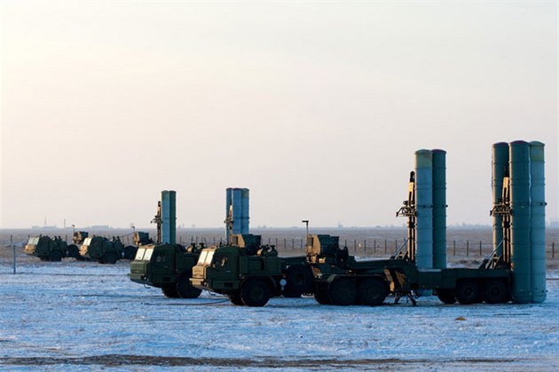 Ilustraní foto. Baterie systému S-400.