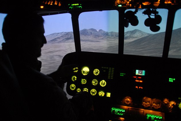 Vrtulníkový simulátor na kábulském letiti, který vyuívají etí specialisté k...