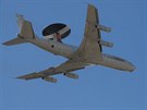 Letoun vasn vstrahy AWACS nad slavskou zkladnou