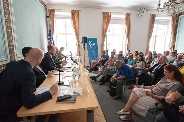 Role NATO v dob hybridních válek (Americké centrum, 30.5.2018)