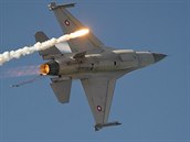 Letoun F-16 dnskch vzdunch sil na Dnech NATO v Ostrav