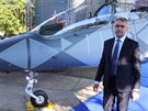Minist robrany Lubomr Metnar bhem pedstaven novho letounu L-39NG