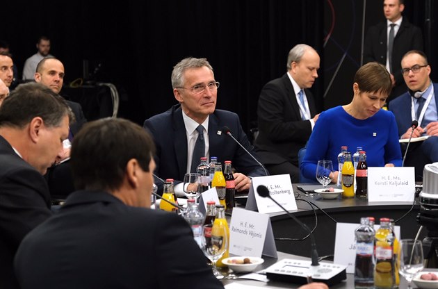 éf NATO Jens Stoltenberg na summitu prezident B9 v Koicích