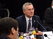 f NATO Jens Stoltenberg na summitu prezident B9 v Koicch