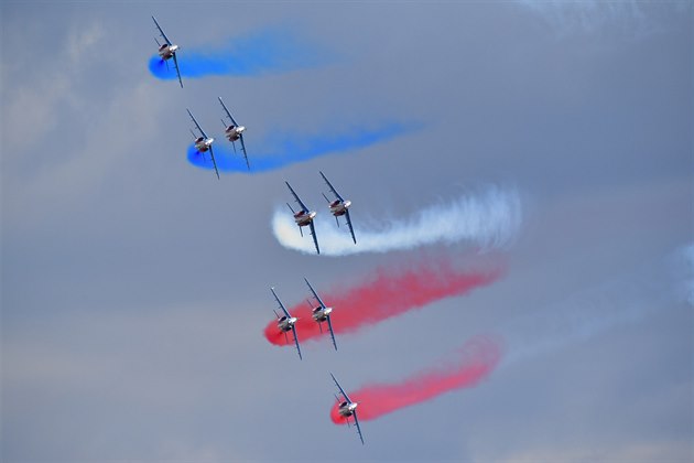 Dny NATO v Ostrav. Akrobatická skupina Patrouille de France