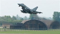 Britský Eurofighter Typhoon v Litv