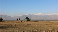 etí vojáci bhem operace "Hungry Lion" v okolí afghánského Bagrámu