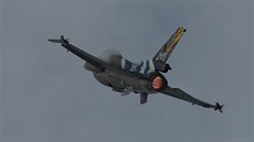 Letoun F-16 eckého Zeus týmu na Dnech NATO v Ostrav