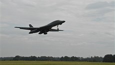Americký bombardér B-1B Lancer na mošnovským letištěm