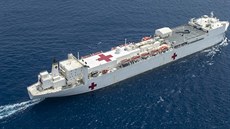 Plovoucí nemocnice USNS Mercy amerického námořnictva