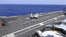 Americká letadlová loď USS Theodore Roosevelt
