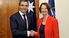 Genarální tajemník NATO Anders Fogh Rasmussen s australskou premiérkou Julií