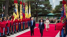 Uvítání amerického prezidenta Donalda Trumpa v Jiní Koreji jeho tamním...