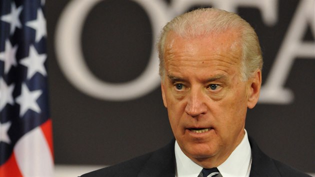 Joe Biden při návštěvě v NATO v roce 2009.