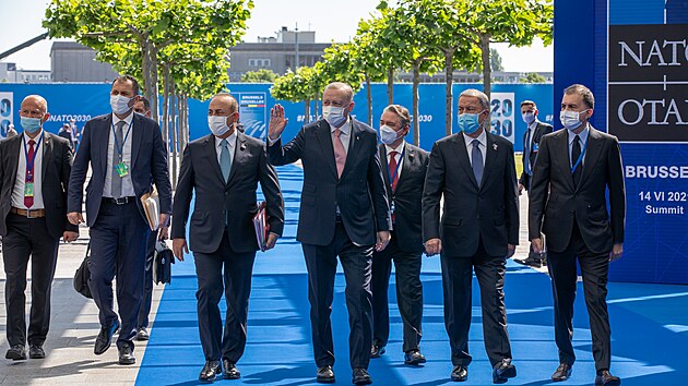 Tureck prezident Erdogan (uprosted) na summitu NATO 2021 v Bruselu