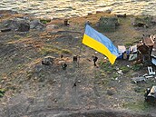 Ukrajinci vyhnali okupaní vojáky z Hadího ostrova v erném moi