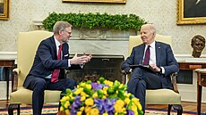 Premiér Petr Fiala s americkým prezidentem Joem Bidenem v Bílém dom (15. dubna...