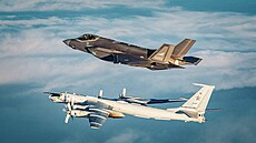 Norská pohotovostní stíhačka F-35 vyprovází ruský strategický bombardér Tu-95