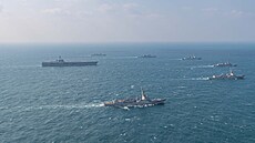 Společné cvičení amerického a jihokorejského námořnictva v březnu 2025