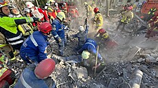 Následky ruského nočního útoku na ukrajinská města (24. dubna 2025)