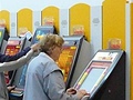 Finsko - hrací automaty v supermarketu