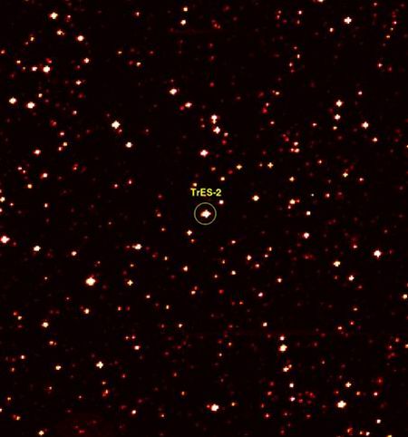 Hvzda TrES-2 na fotografii z dalekohledu Kepler