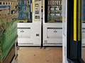 Temné zákoutí s prodejními automaty s bizarnostmi