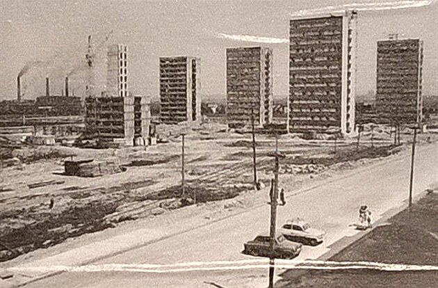 7 Stavba V. obvodu Poruby, paneláky védského typu zvané véák, rok 1966