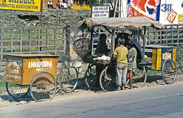 Pokhara 1996: Pouliní prodava