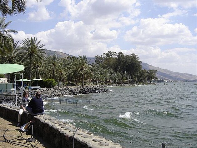 03 jezero Genezaretské, kibuc pod Golanskými výinami