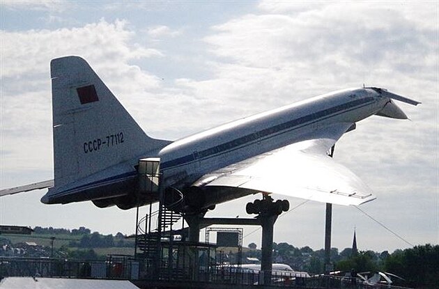 Tu-144D, první let 19.02.79, poslední 12.11.81; nalétal jen 197 hodin