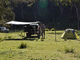 Za plotem na louce se zabydluj prvn dva astnci