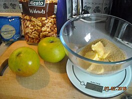 Ingredience na jablkov pj - apple pie