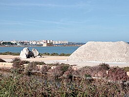 Cesta na Siclii. Kopec soli - Saline di Trapani